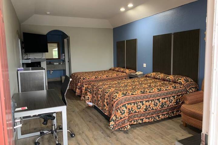 Room 9 of 17