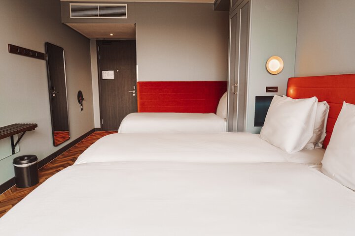 Room 11 of 47