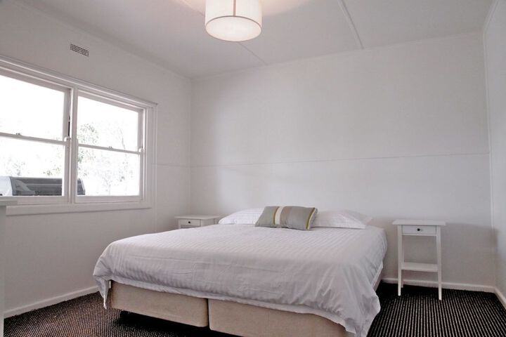 Room 2 of 8