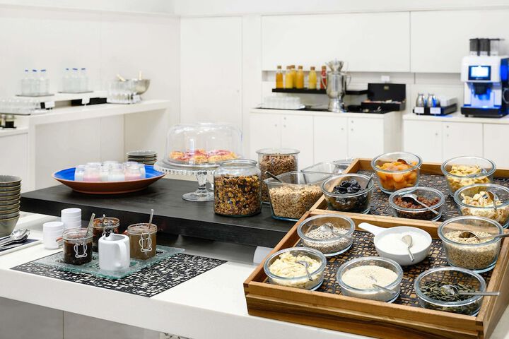 Breakfast/Coffee Service 64 of 101