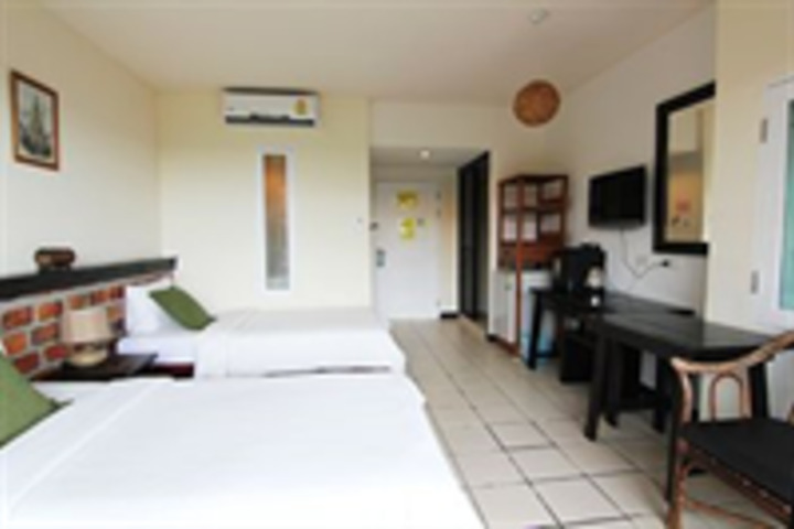 Hotel Suite Photo