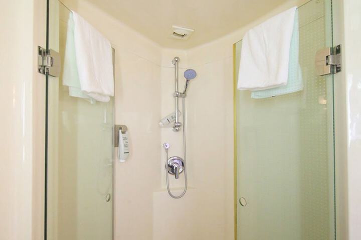 Room 16 of 70