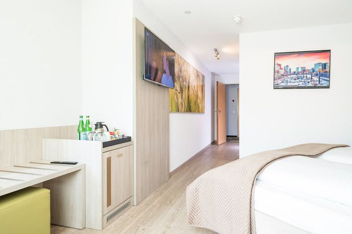 Room 43 of 95