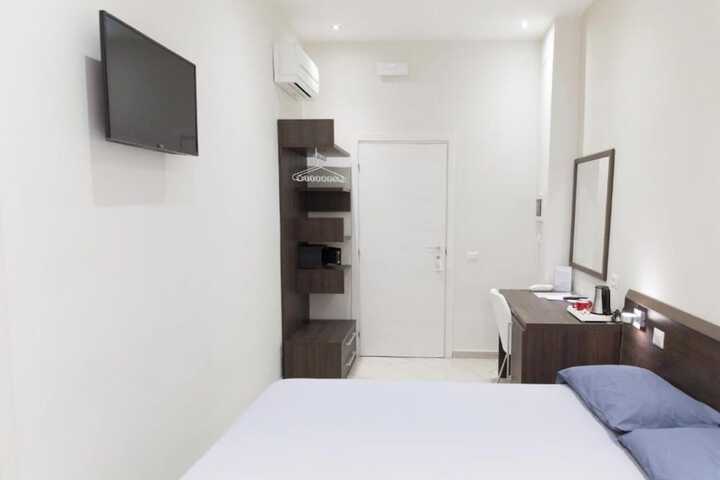 Room 4 of 19