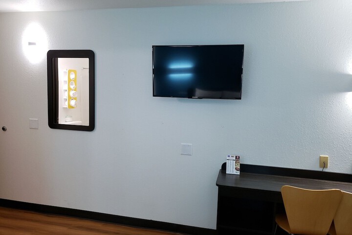 Room 9 of 20