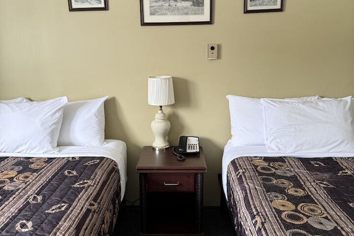 Room 5 of 11