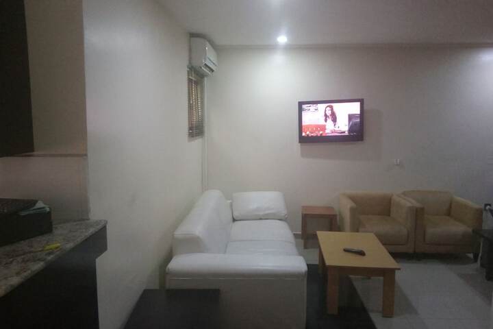 Lounge 38 of 38