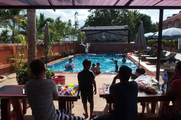 Pool 60 of 90