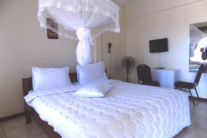 Room 13 of 24