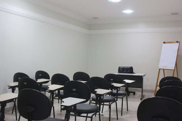 Business Center 42 of 44