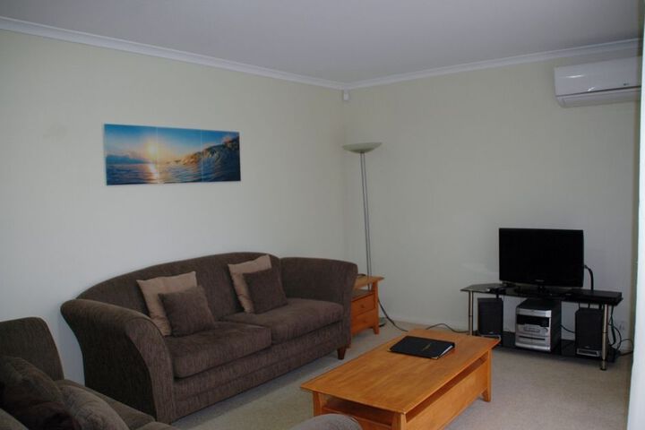 Room 13 of 32