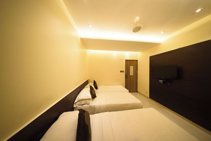Room 37 of 61