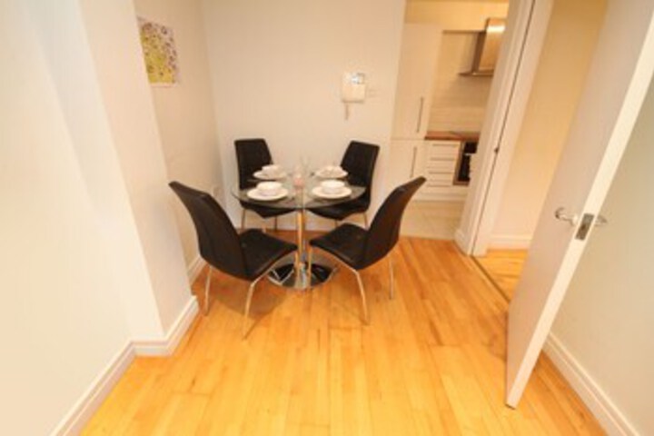 Room 13 of 20