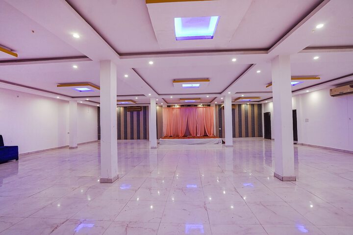 Ballroom/Hall 19 of 23