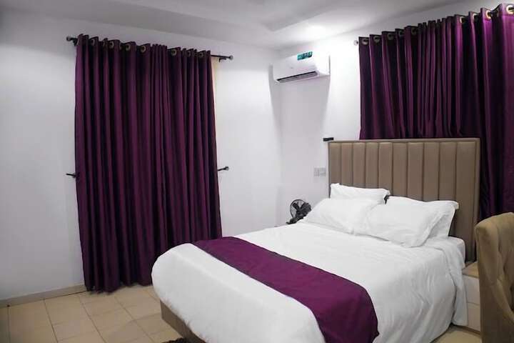 Room 10 of 47
