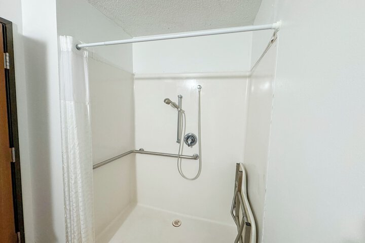 Standard King Bed Accessible (15 of 15)