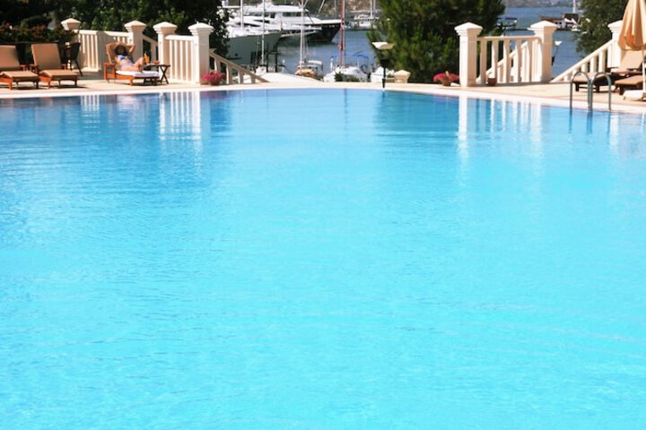 Pools & Facilities