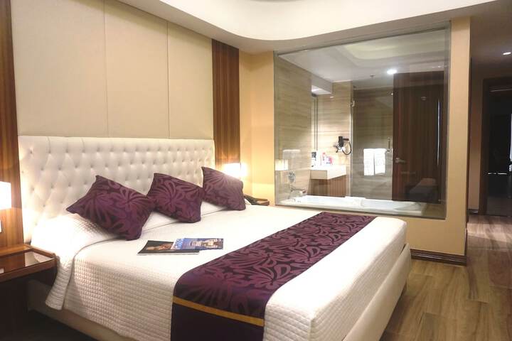 Room 13 of 62