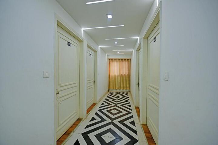 Hotel O Royal Residency