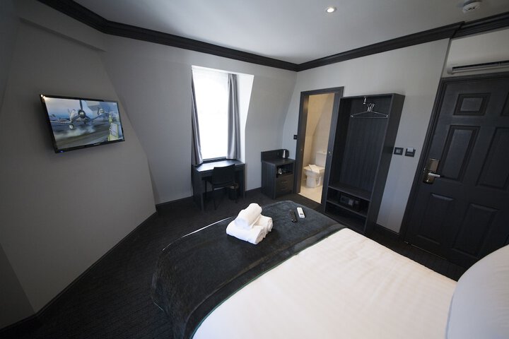 Room 4 of 30
