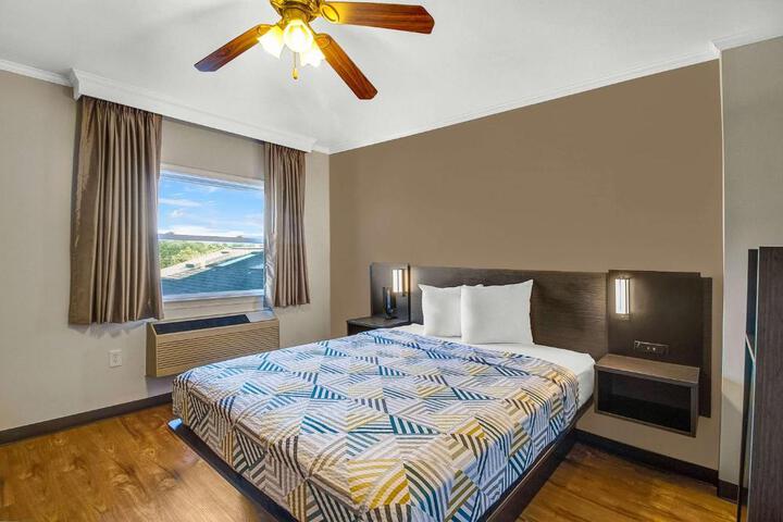 Deluxe Room 2 Double Beds Refrigerator, Microwave (2 of 15)