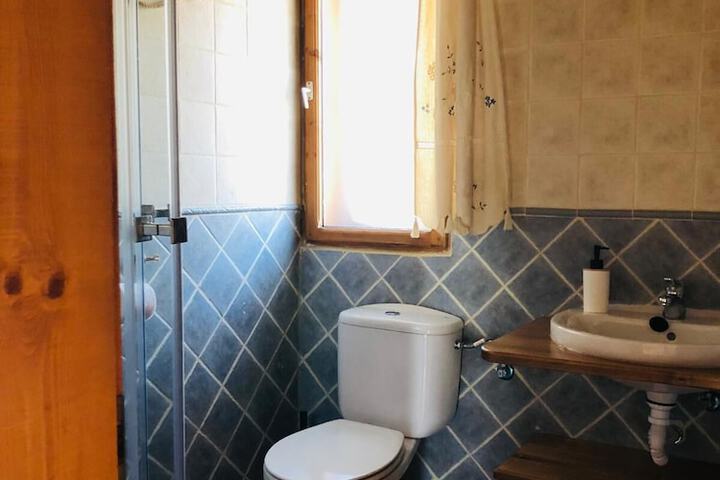 Room 42 of 60