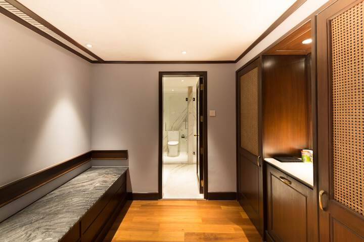 Room 50 of 82