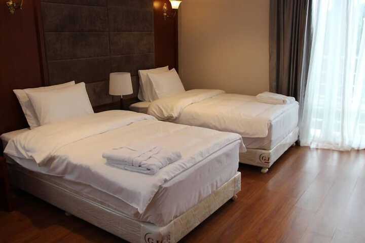 Room 10 of 31