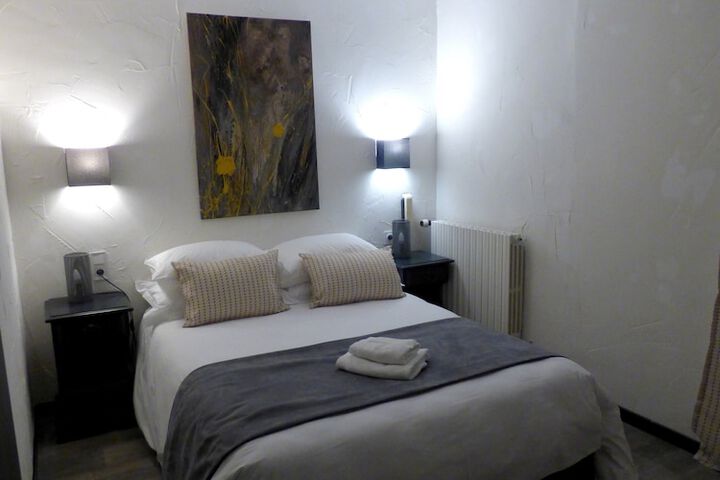 Room 13 of 31