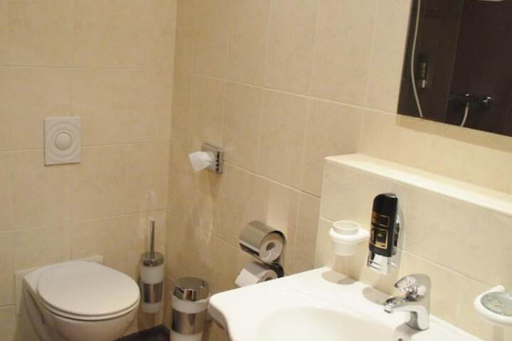 Room 14 of 29