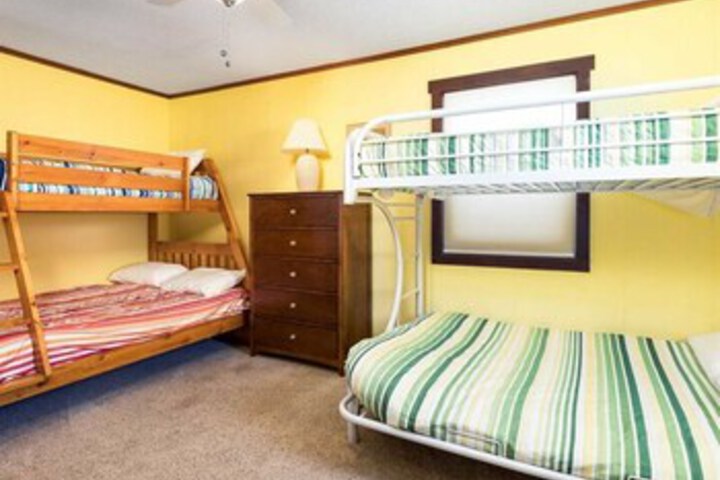 Room 28 of 32