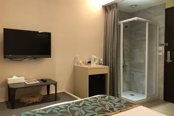 Room 11 of 34