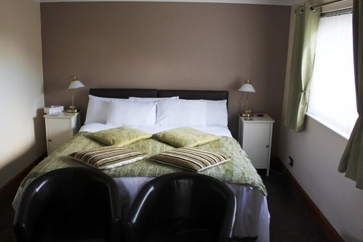 Room 5 of 15
