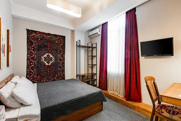 Room 6 of 50