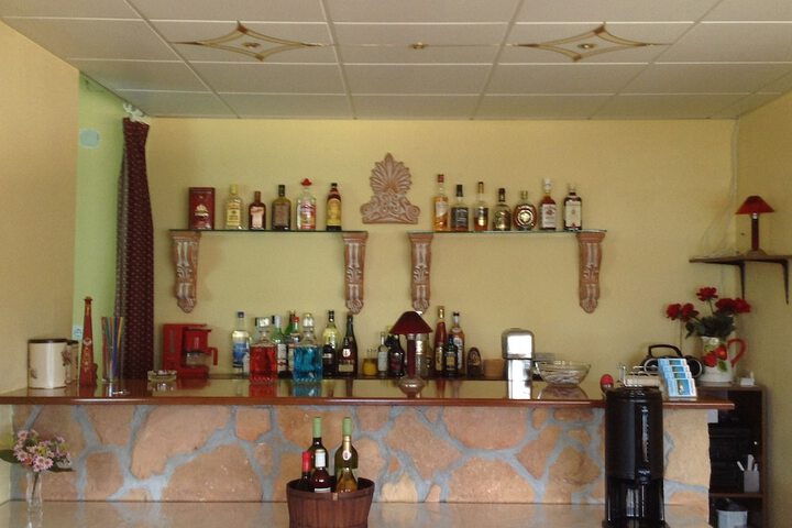 Lounge 22 of 42