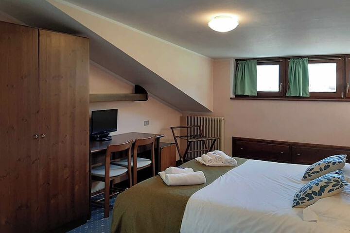Room 29 of 53