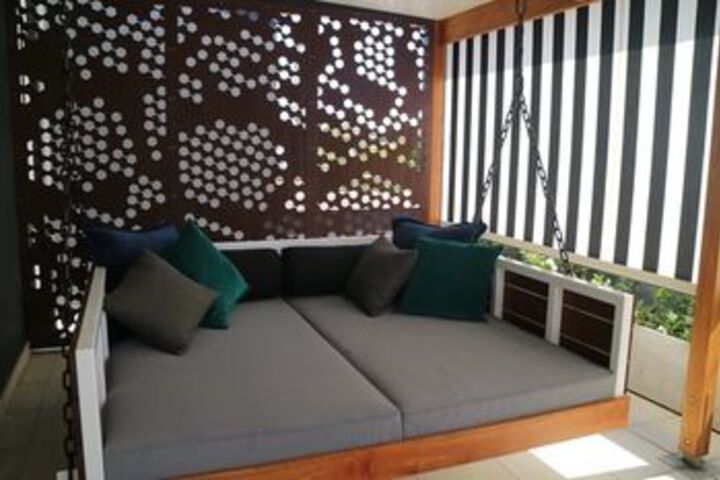 Room 12 of 16