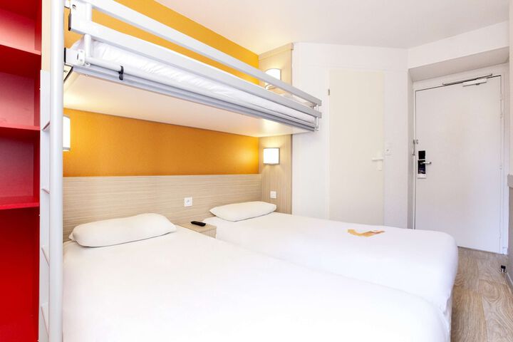 Room 8 of 27