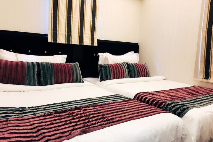 Room 25 of 52