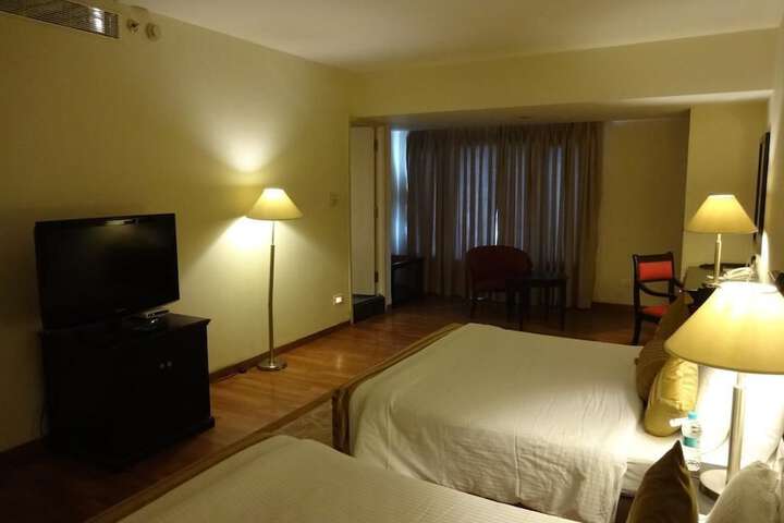 Room 10 of 56