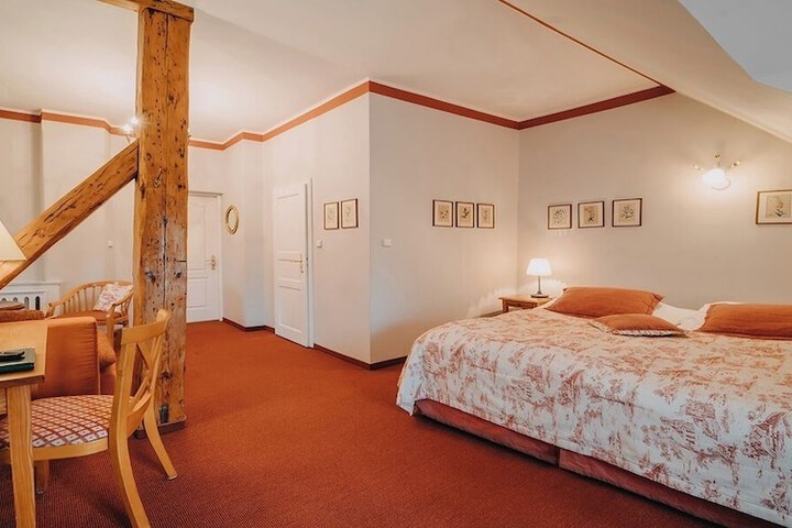 Room 6 of 57