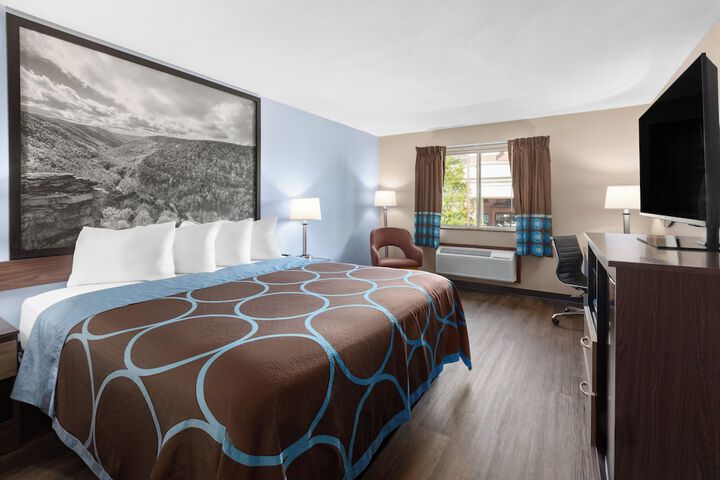 1 King Bed (1 of 11)
