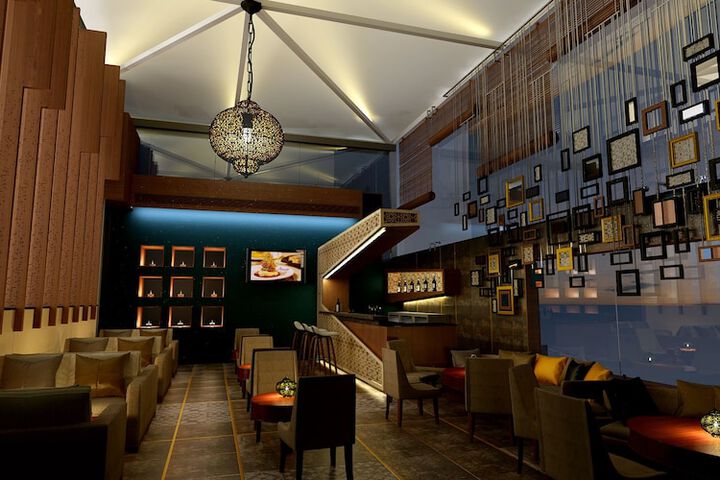 Lounge 24 of 34