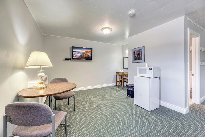 Room 43 of 72