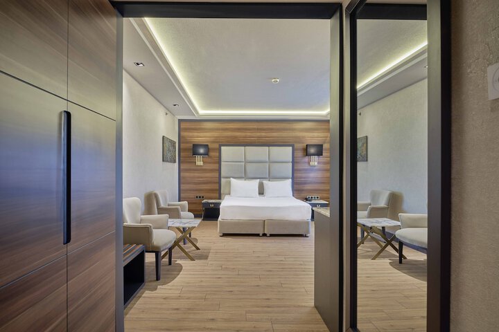 Room 16 of 85