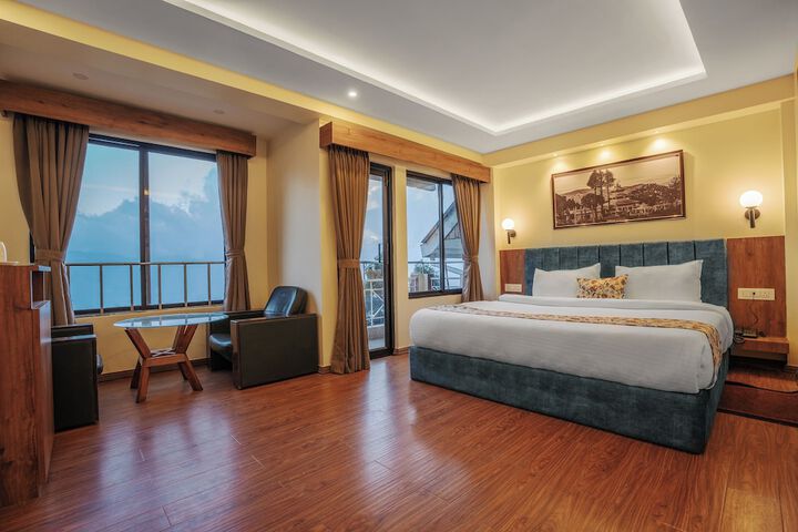Room 6 of 14