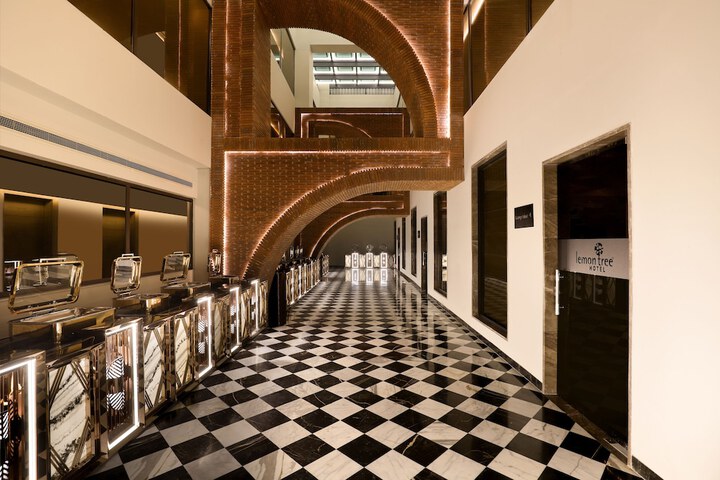 Ballroom/Hall 77 of 85