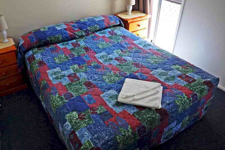 Room 12 of 106