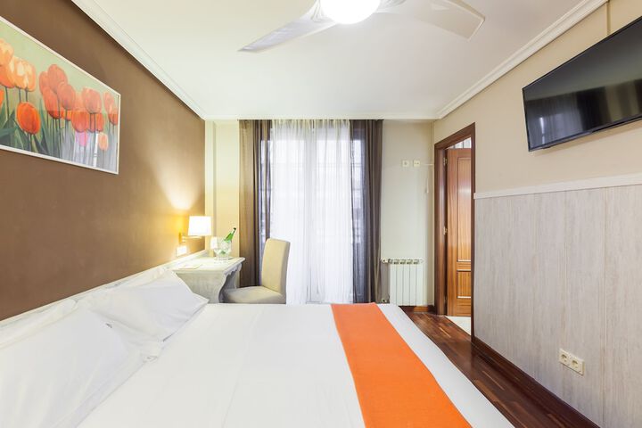 Room 34 of 76