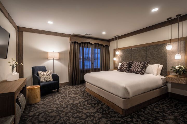 Room 10 of 145